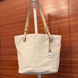 Michael Kors jet set small leather tote